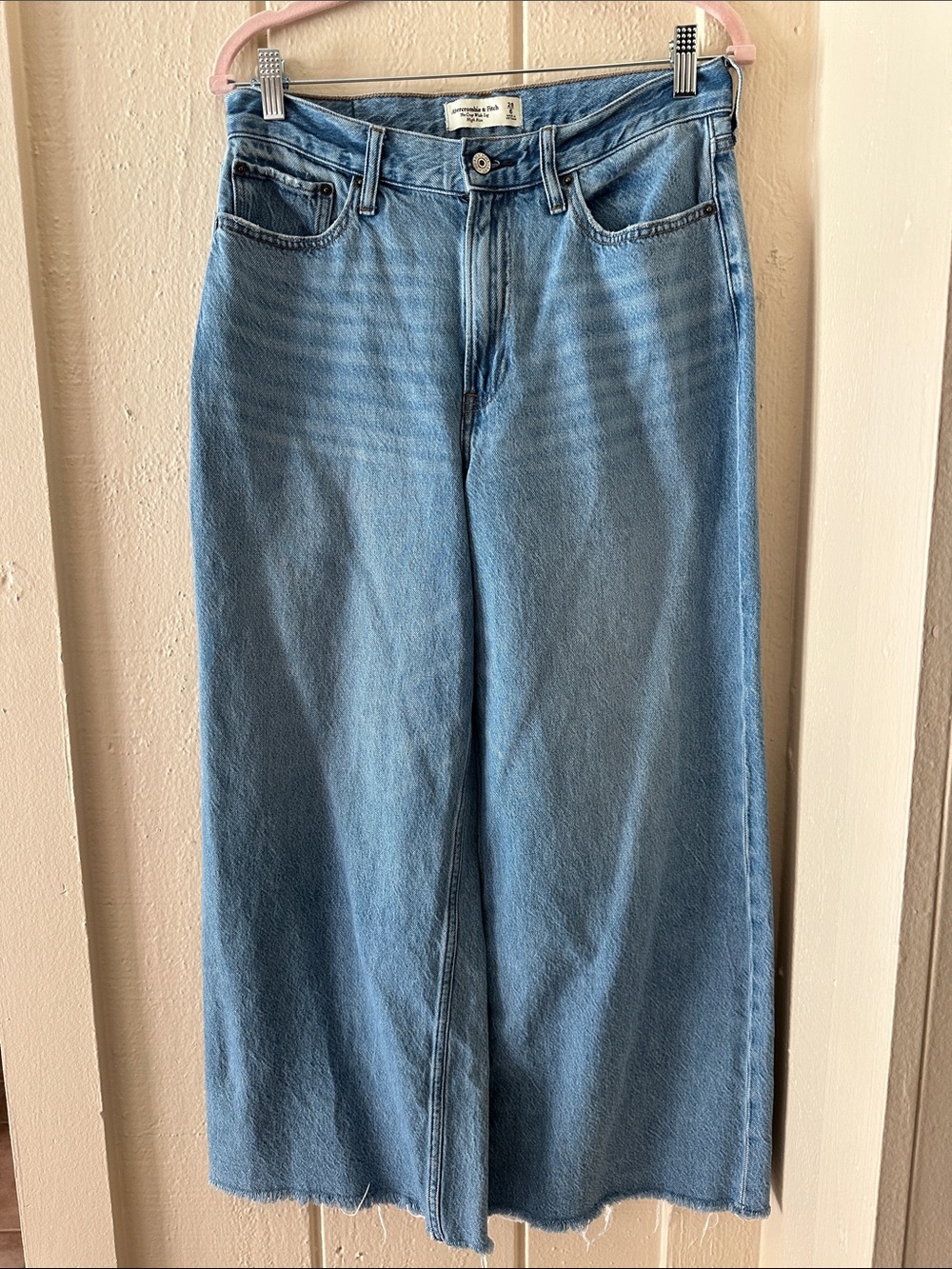 PERFECT ABERCROMBIE & FITCH CROP WIDE LEG HIGH RISE LT MED BLUE DENIM JEANS 28/6